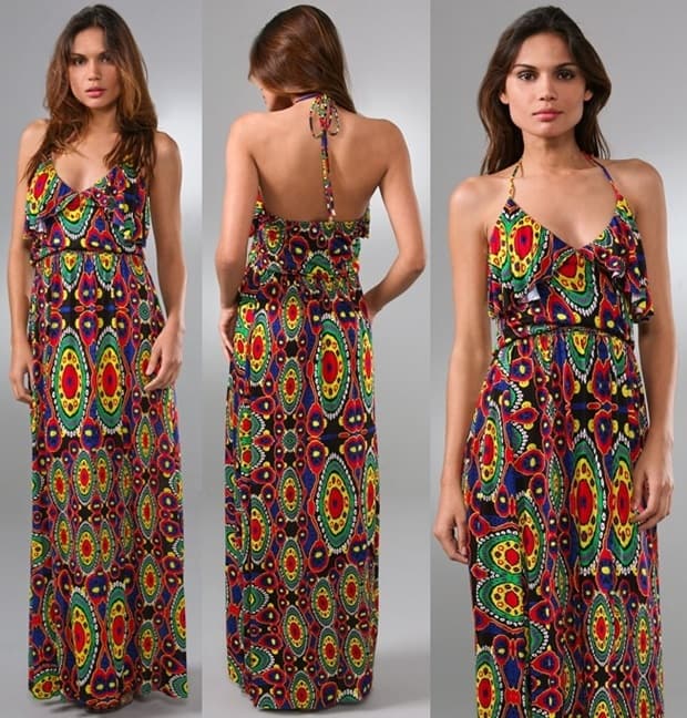 This print jersey halter dress features a V neck and metallic stitching at the smocked elastic waist