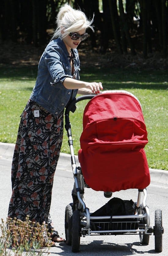 Gwen Stefani takes her children to the Huntington Botanical Gardens in San Marino on June 4, 2011