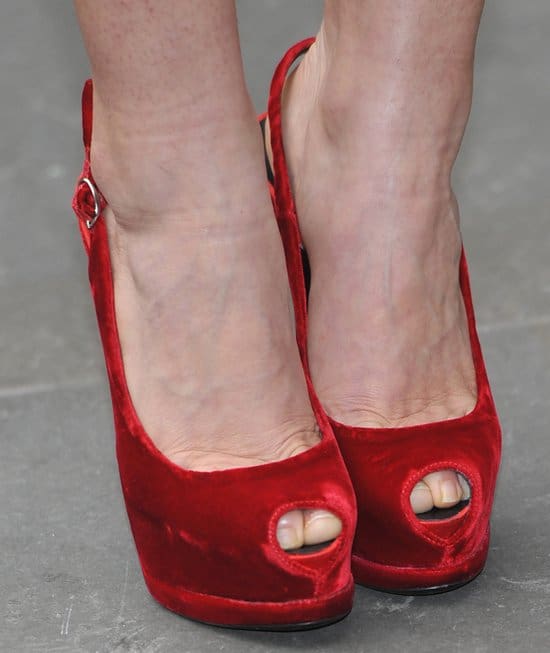 America Ferrera's sexy feet in Giuseppe Zanotti heels