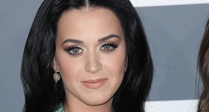 Katy Perry Goes Va-Va-Voom in Pale Jade Light Sable Dress