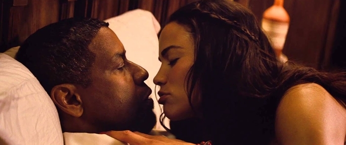 Topless Paula Patton as special agent Deb Rees in a scene with Denzel Washington in 2 Guns