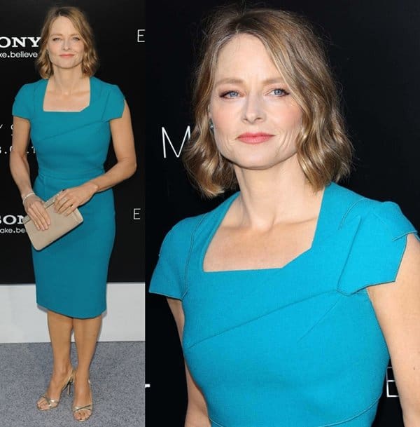 Jodie Foster showed off her lean figure in a form-fitting Roland Mouret 'Breccia' dress