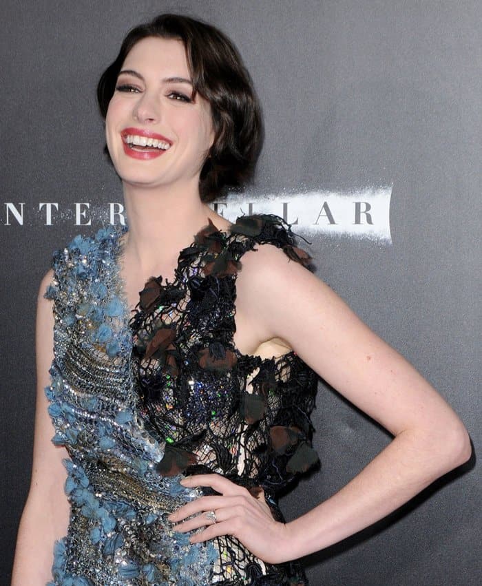 Anne Hathaway wearing a Rodarte Spring 2015 dress that was truly disappointing