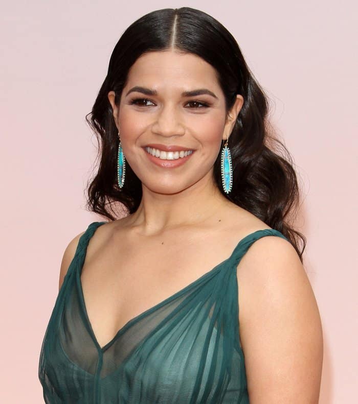 America Ferrera was dressed to impress in a jaw-dropping Jenny Packham chiffon creation featuring a plunging v-neckline and a striking ombré effect that added to its fairy-tale-like appearance