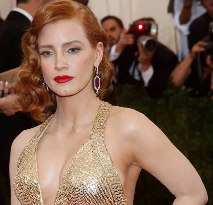 Jessica Chastain's custom-made plunging gown exuded a strong Midas touch and an impressive level of va-va-voom flair