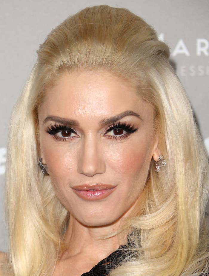 Gwen Stefani opted for a subdued neutral lip color instead of her usual bold red at the 2015 Baby2Baby Gala