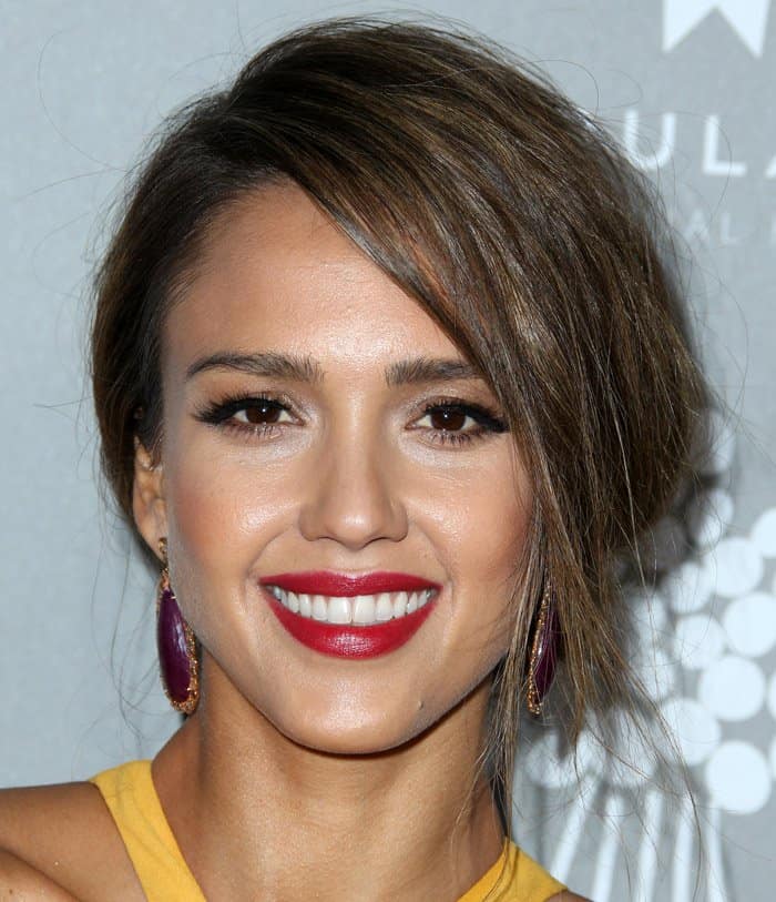 Jessica Alba with her hair in a messy updo at the 2015 Baby2Baby Gala