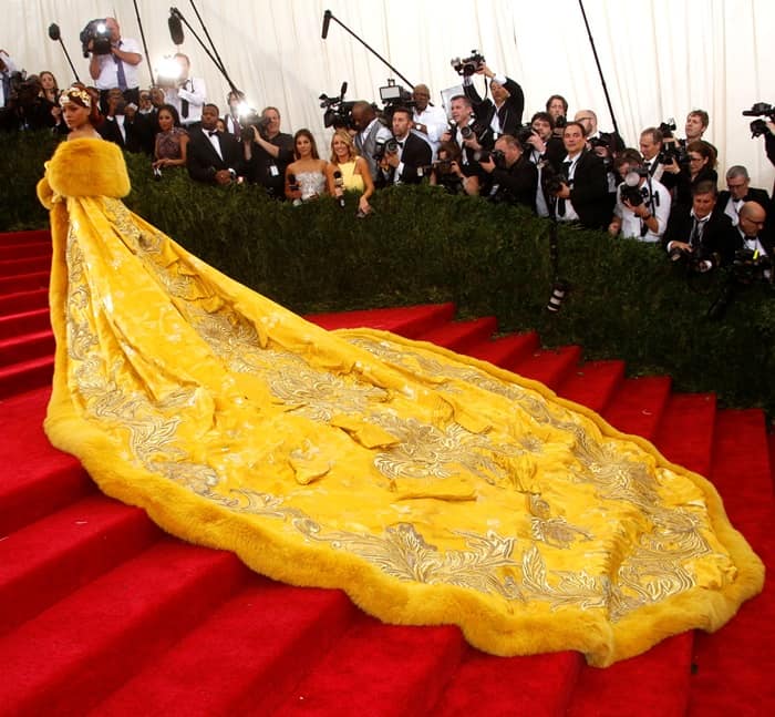 Rihanna in a stunning yellow dress by designer Guo Pei at the 2015 Met Gala