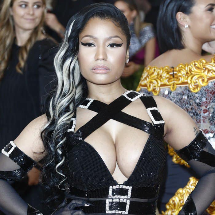 Nicki Minaj accessorized her head-turning ensemble with Kwiat earrings