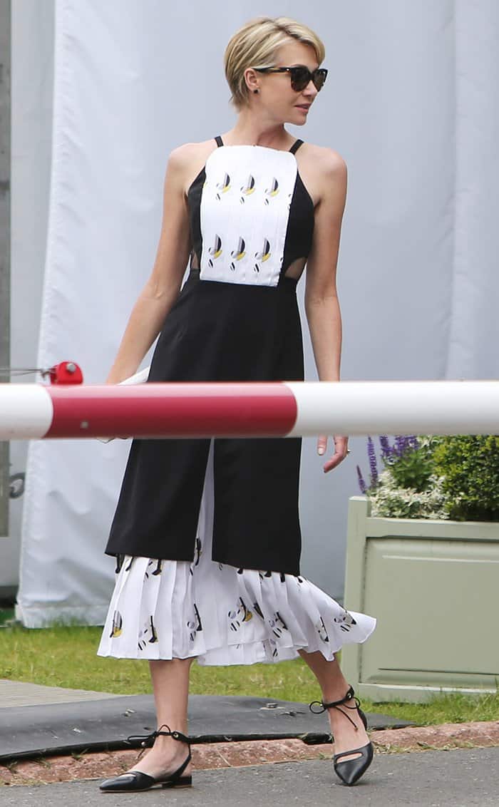 Portia de Rossi highlighted her figure in a feminine dress
