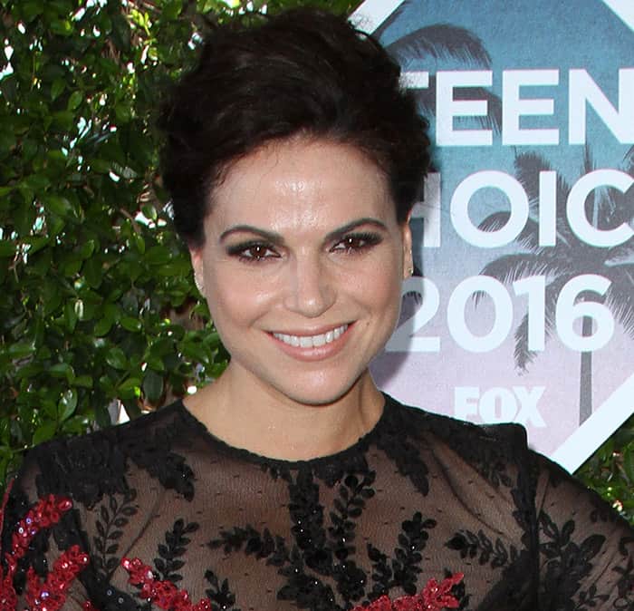 Lana Parrilla's sparkling gown perfectly accentuated her beauty and style at the Teen Choice Awards 2016