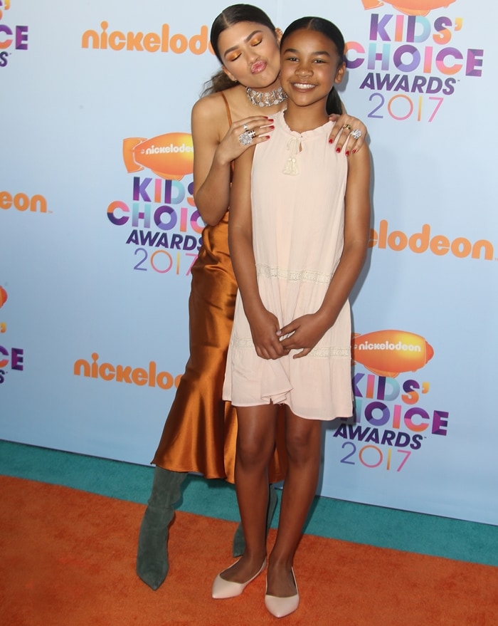Actress Zendaya (L) and her niece at Nickelodeon's 2017 Kids' Choice Awards