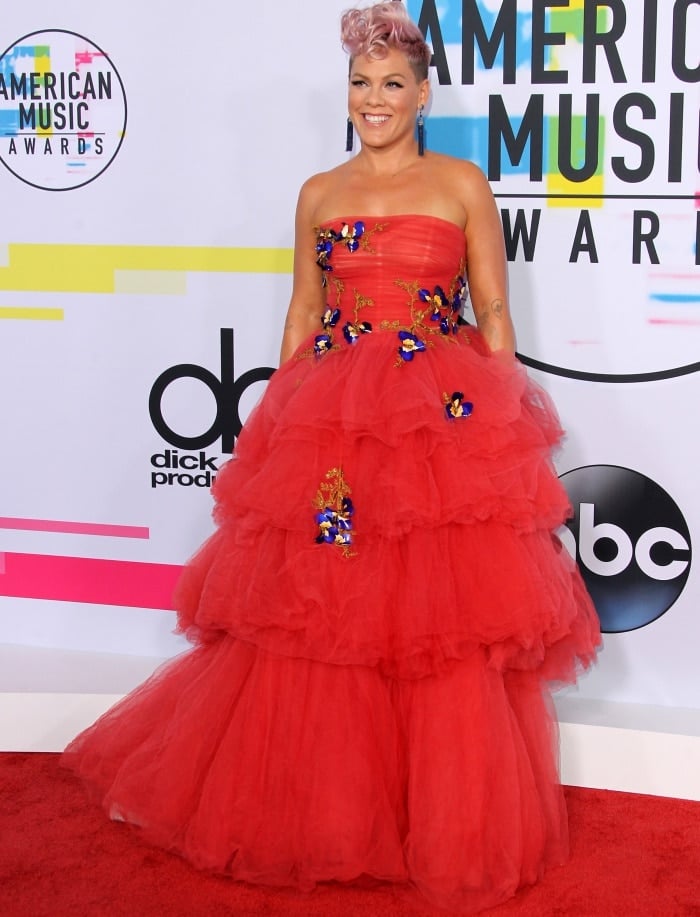 Pink wearing a Monique Lhuillier Fall 2016 gown at the 2017 American Music Awards
