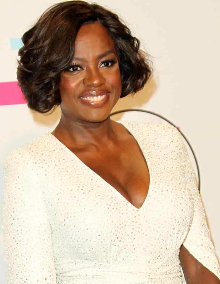 Viola Davis wearing a white Michael Kors Collection gown at the 2017 American Music Awards