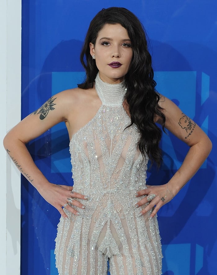 Halsey bares her nipples at the 2016 MTV Video Music Awards on August 28, 2016